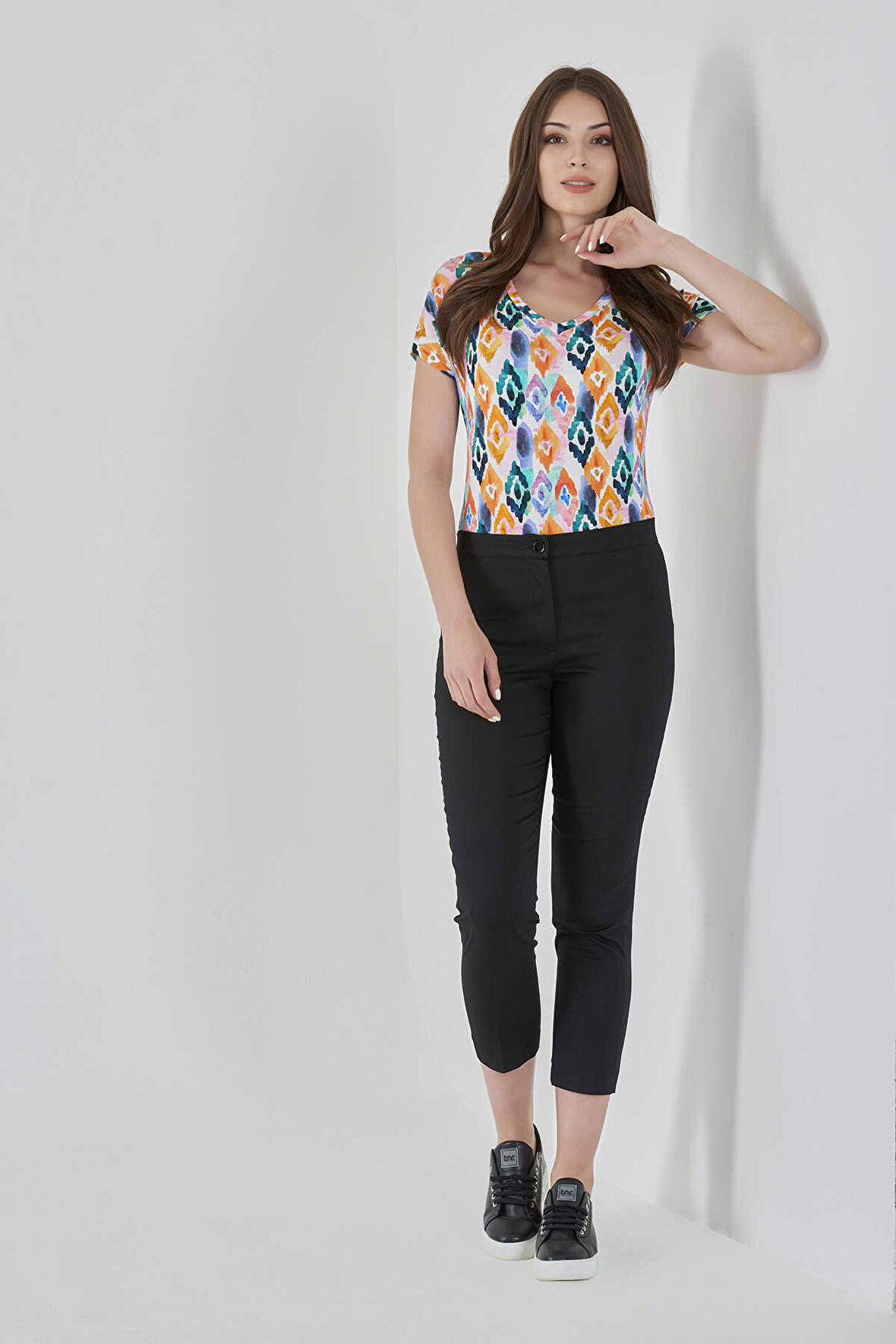 Tolga Saraçoğlu Kadın Dar Paça Kısa Pantolon 30046 Siyah